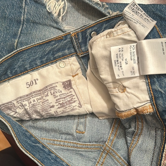 Levi’s 501 cut off shorts - Picture 7 of 7